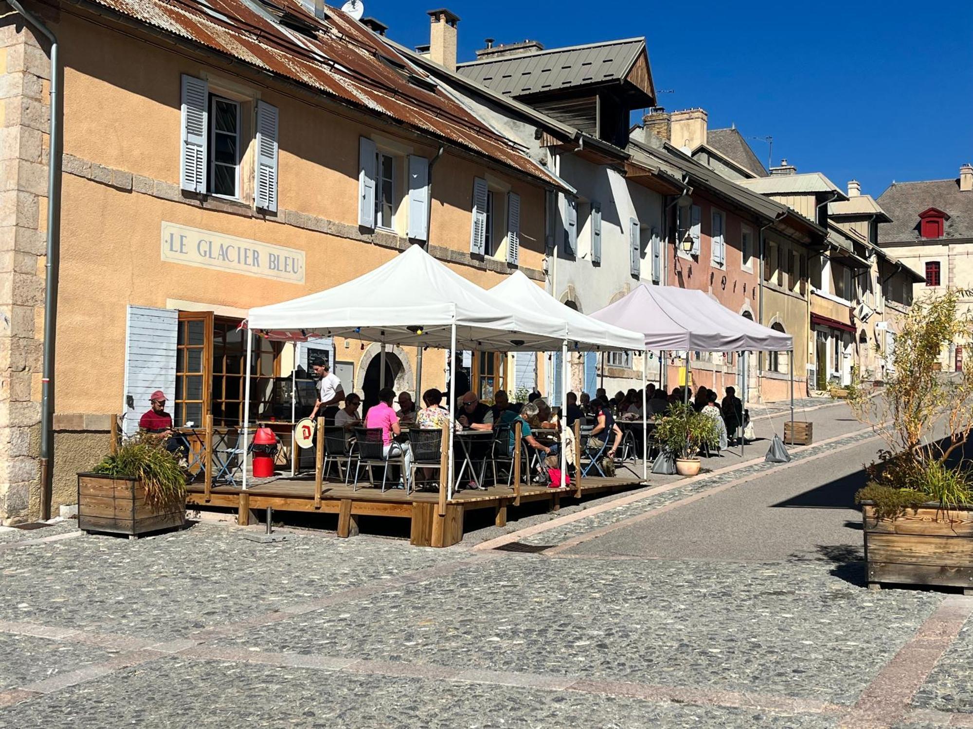 Auberge Le Glacier Bleu Mont-Dauphin Eksteriør billede