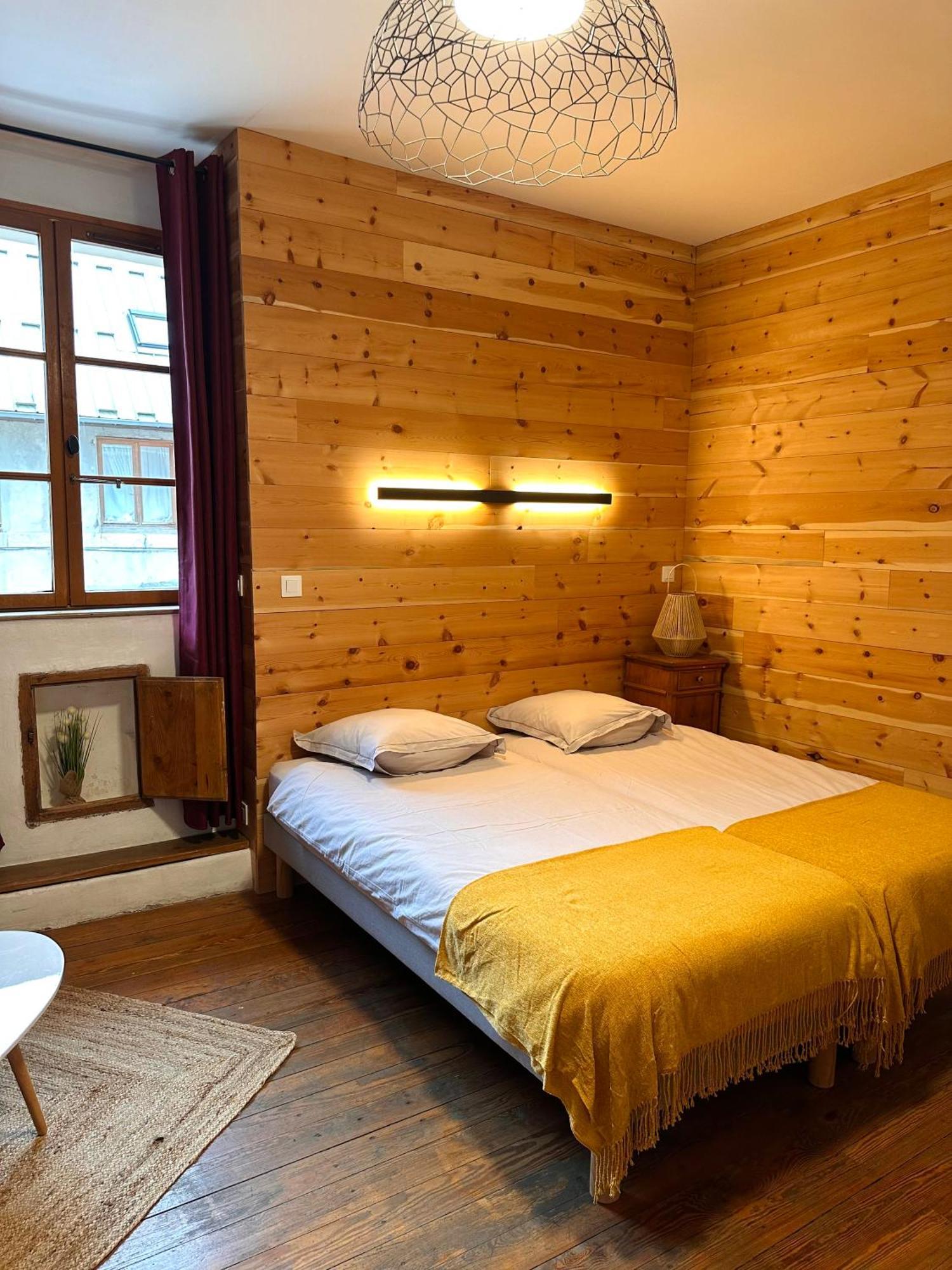 Auberge Le Glacier Bleu Mont-Dauphin Eksteriør billede